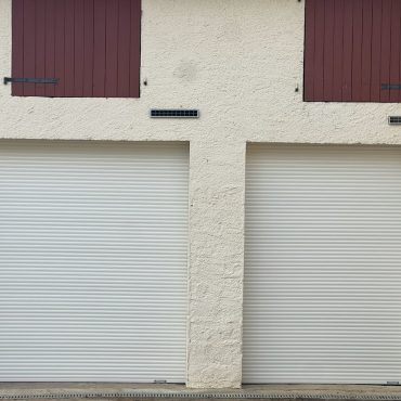 Volets roulants solaires aluminium beige