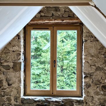 Menuiseries sur-mesure en bois de chêne