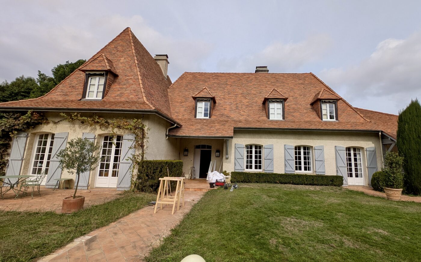 Fenêtres avec volets battants intérieurs